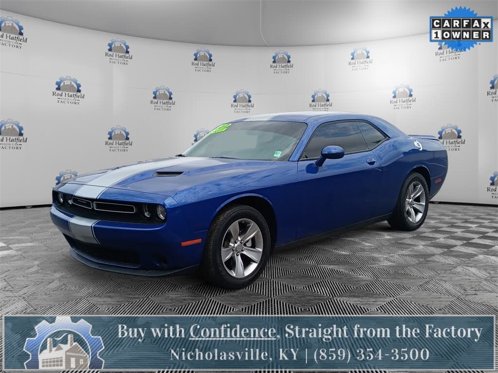 2022 Dodge Challenger SXT RWD