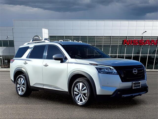 2023 Nissan Pathfinder SL 4WD