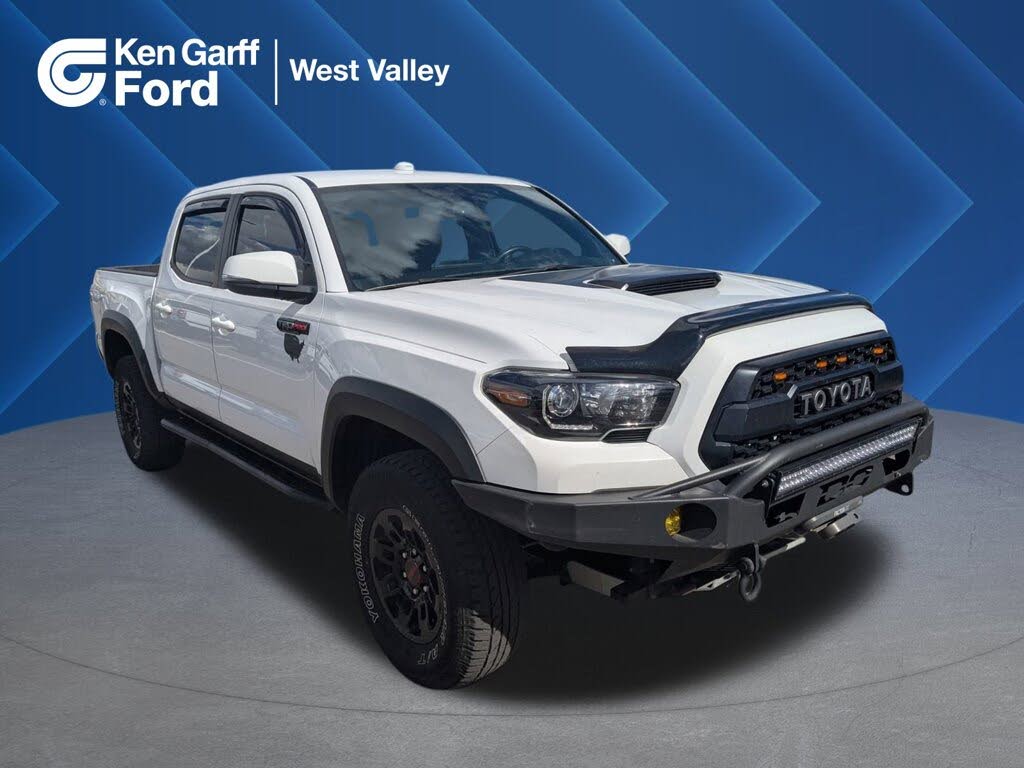 2017 Toyota Tacoma SR5 V6 Double Cab 4WD