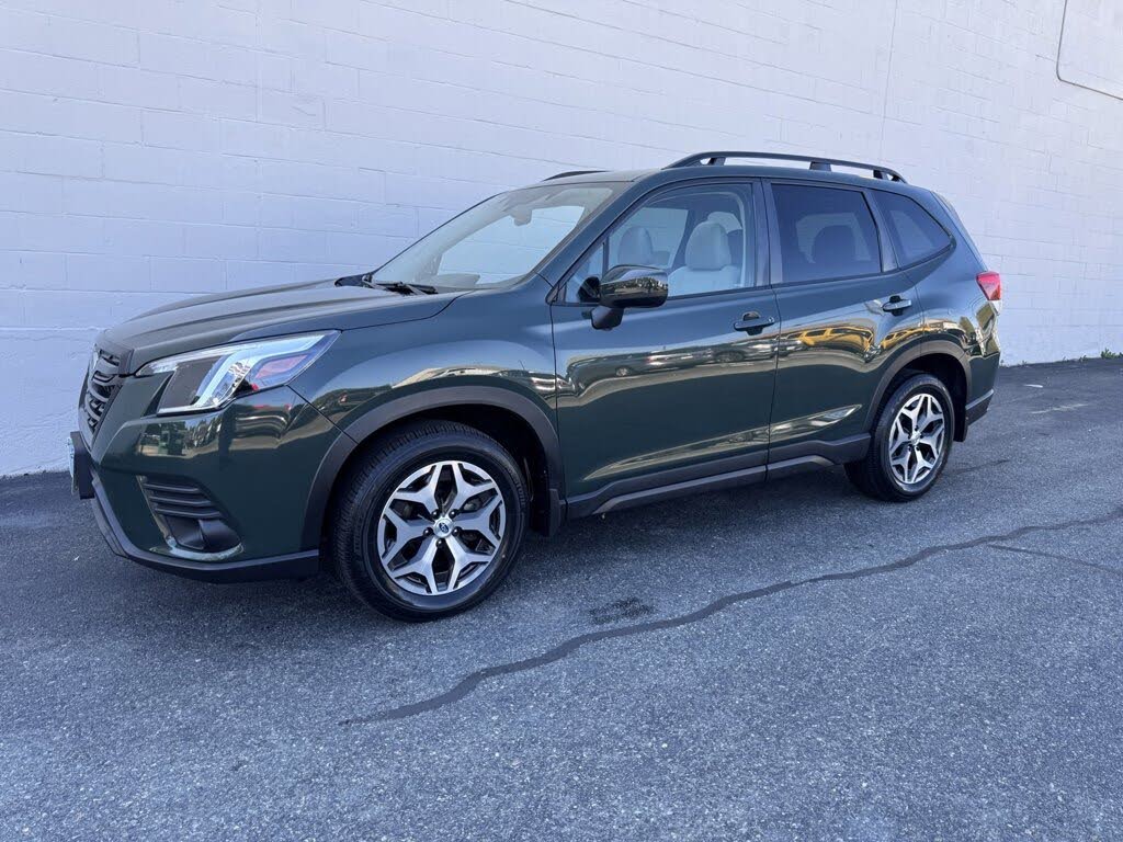 2022 Subaru Forester Premium Crossover AWD