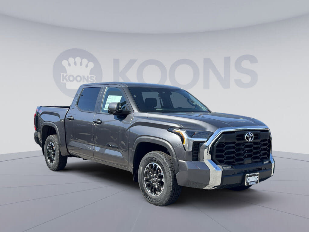 2025 Toyota Tundra SR5 CrewMax Cab 4WD