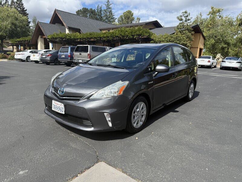 2013 Toyota Prius v Two FWD