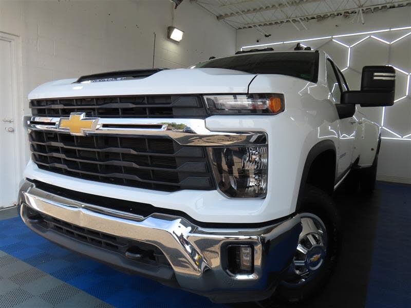 2024 Chevrolet Silverado 3500HD LT Crew Cab 4WD