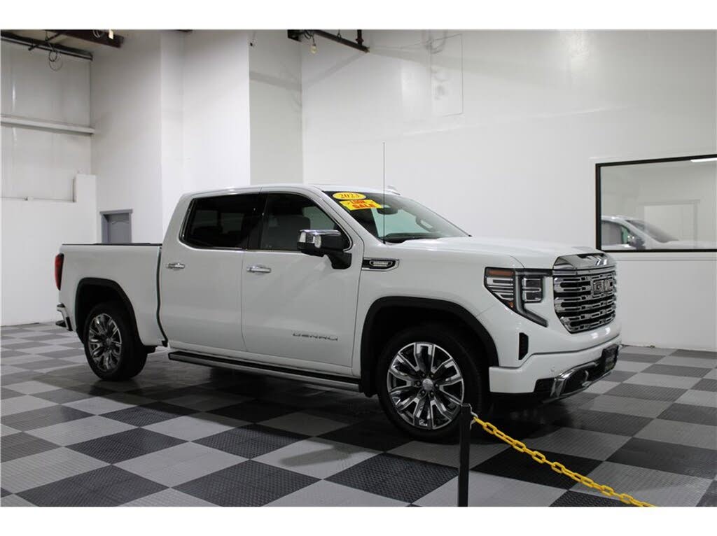 2023 GMC Sierra 1500 Denali Crew Cab 4WD