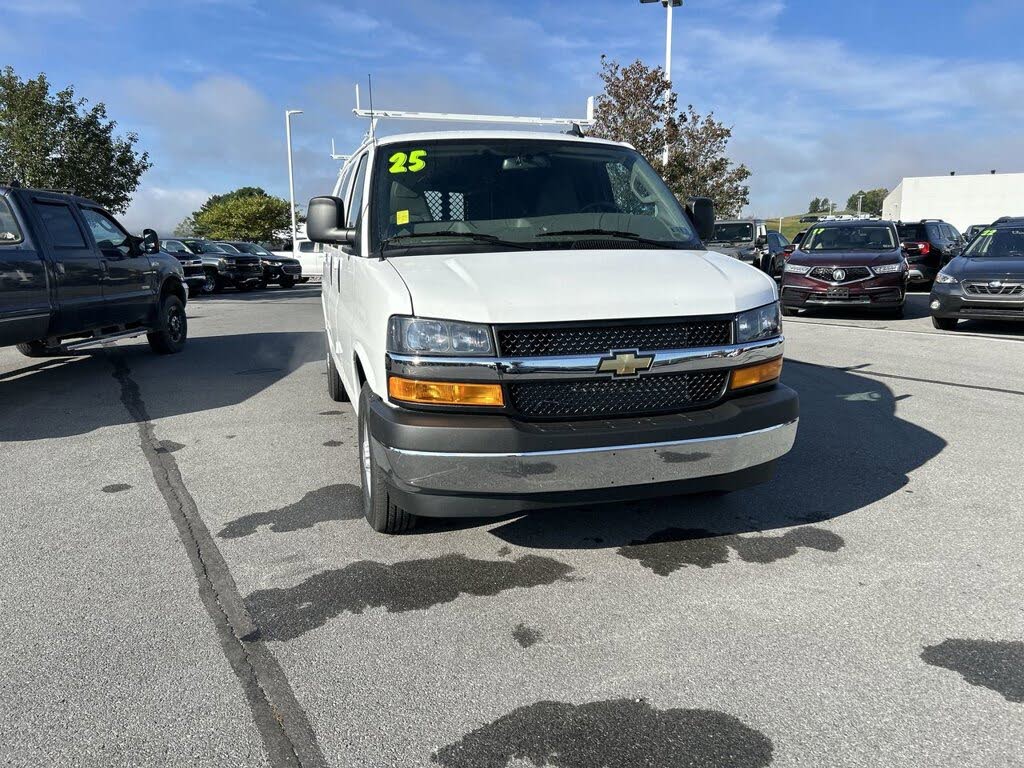 2025 Chevrolet Express Cargo 2500 RWD