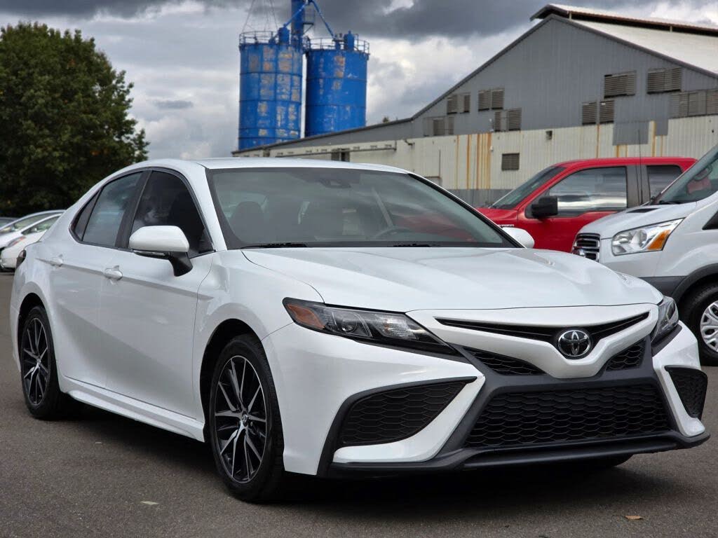 2022 Toyota Camry SE FWD