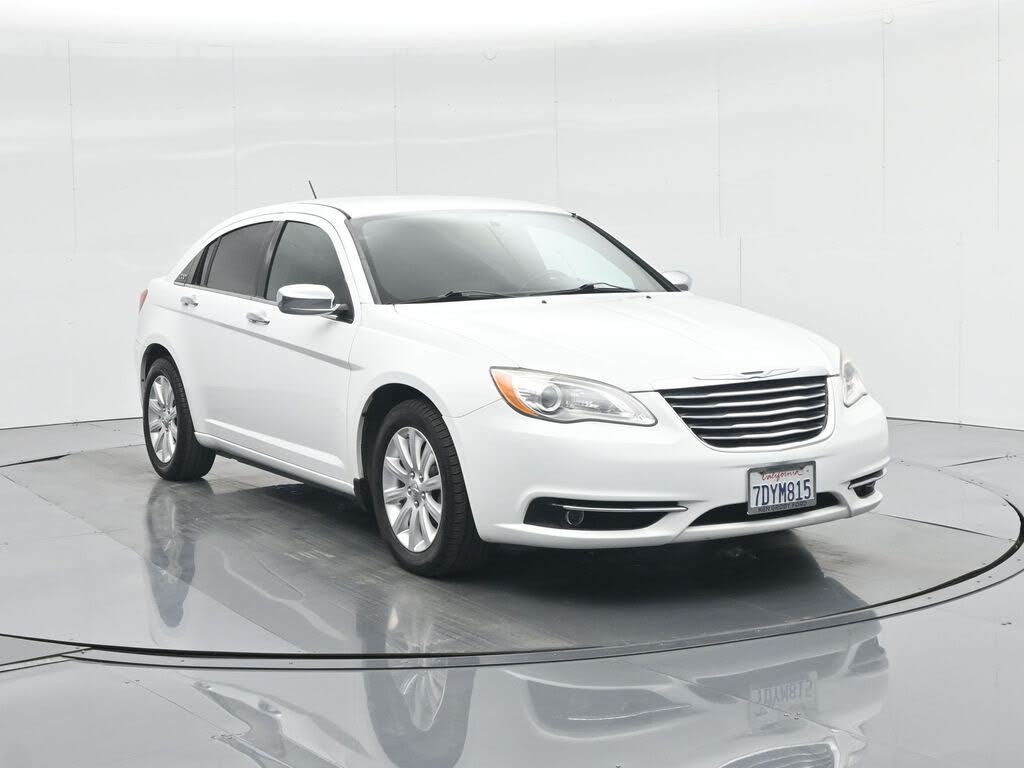 2014 Chrysler 200 Limited Sedan FWD