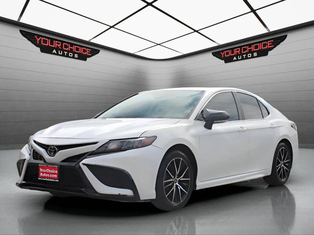 2022 Toyota Camry SE FWD