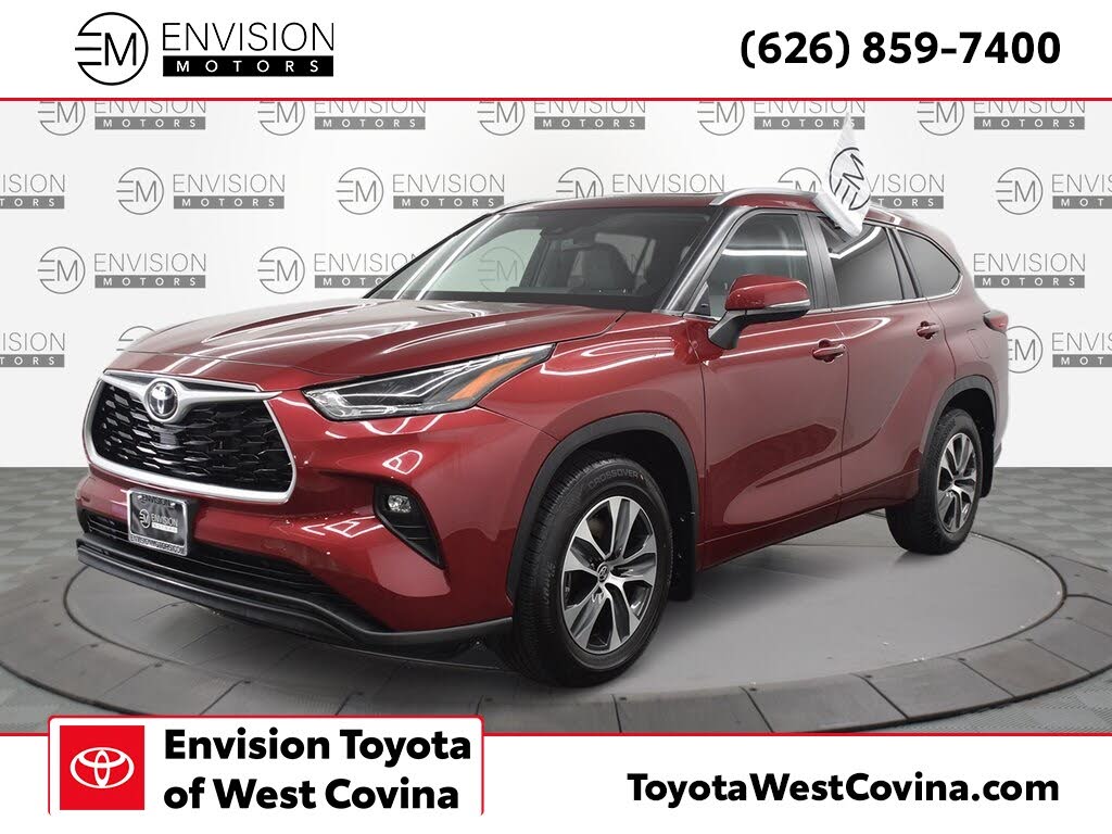 2023 Toyota Highlander XLE FWD