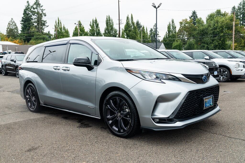 2021 Toyota Sienna XSE 7-Passenger FWD