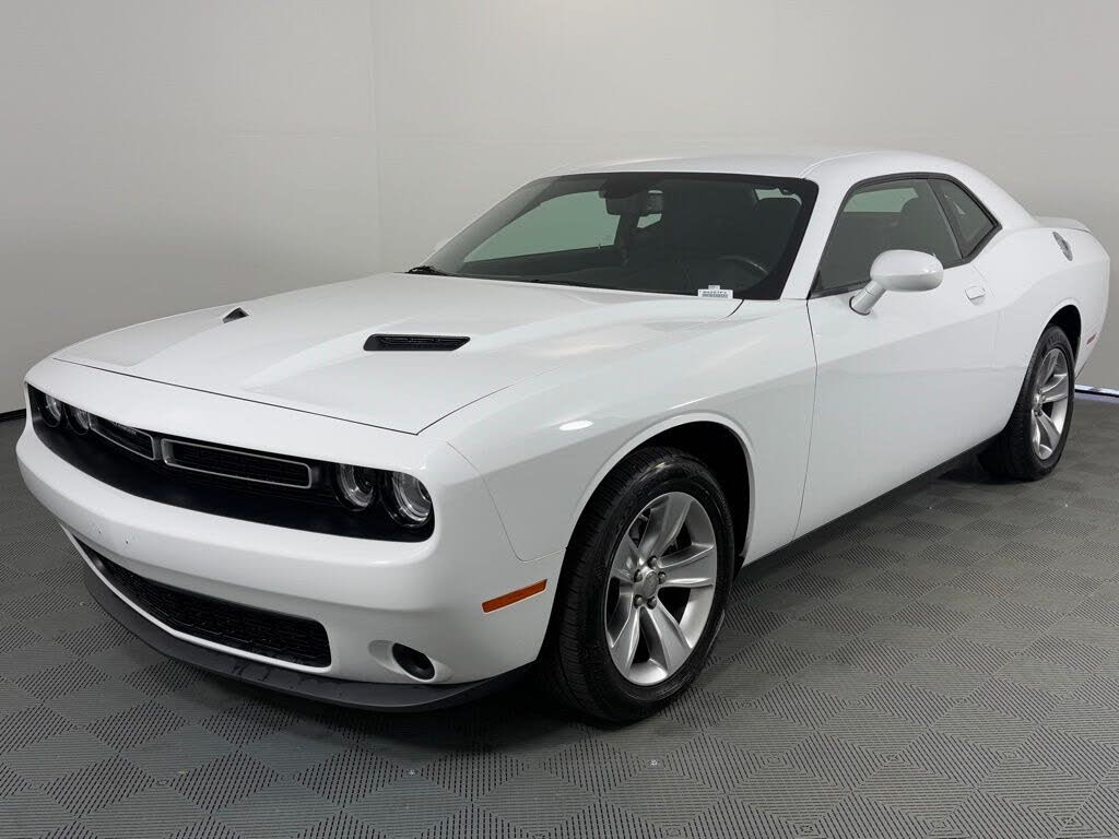 2022 Dodge Challenger SXT RWD