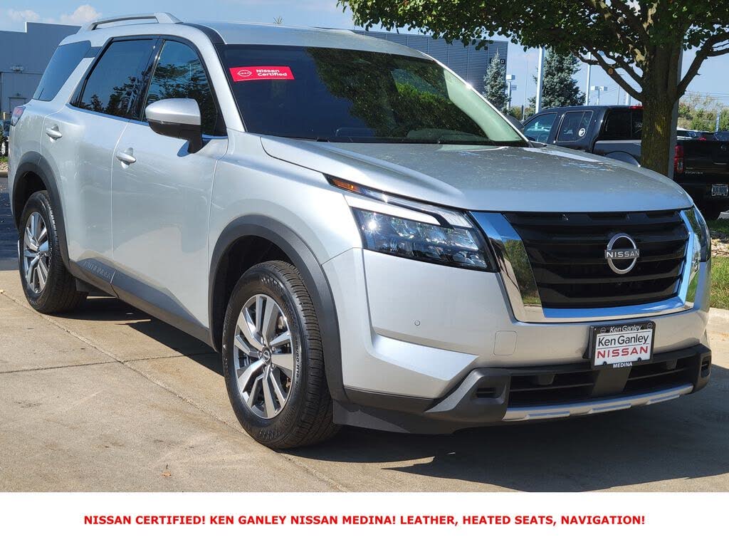 2025 Nissan Pathfinder SL 4WD