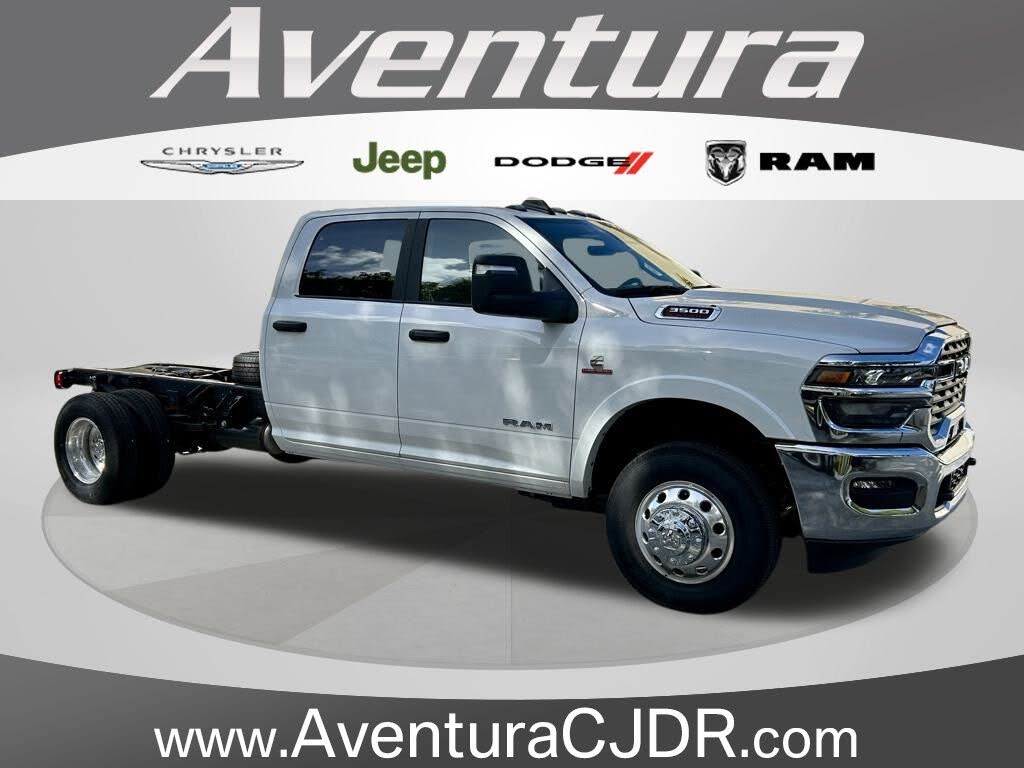 2025 RAM 3500 Chassis Tradesman Crew Cab LB DRW 4WD