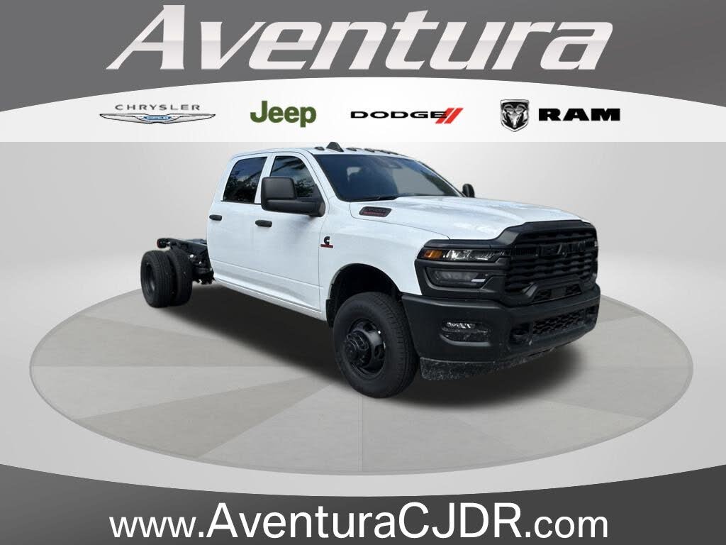 2025 RAM 3500 Chassis Tradesman Crew Cab LB DRW 4WD