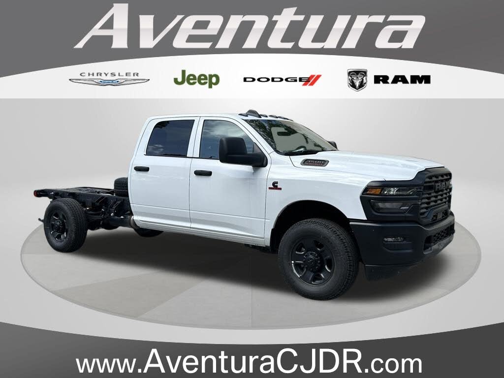 2025 RAM 3500 Chassis Tradesman Crew Cab LB 4WD