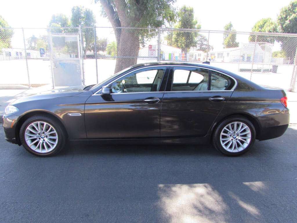 2015 BMW 5 Series 528i Sedan RWD
