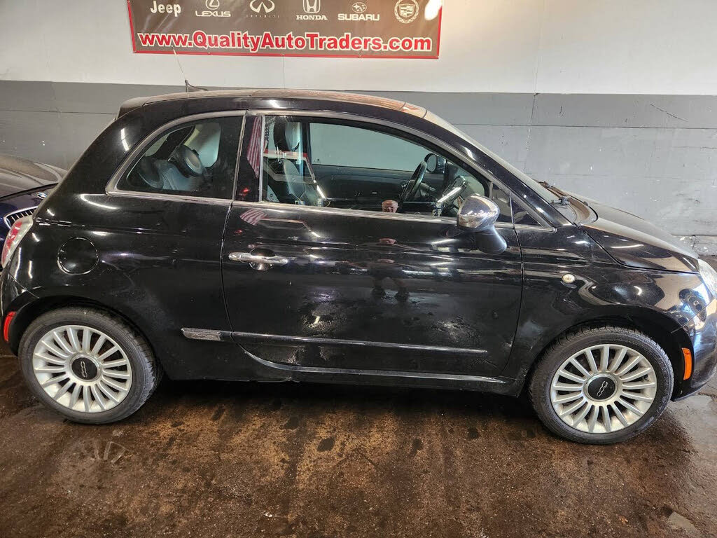 2017 FIAT 500 Lounge Hatchback FWD
