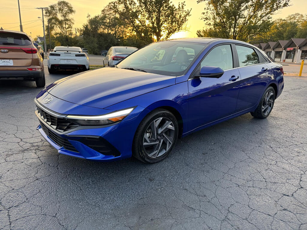 2024 Hyundai Elantra Limited FWD