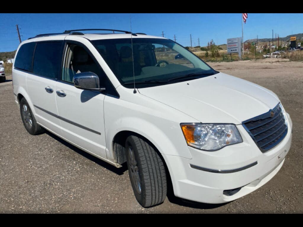 タウカンTown & Country ゴブラー 5'10 Used Chrysler Town and Country for Sale in Tacoma, WA | Edmunds