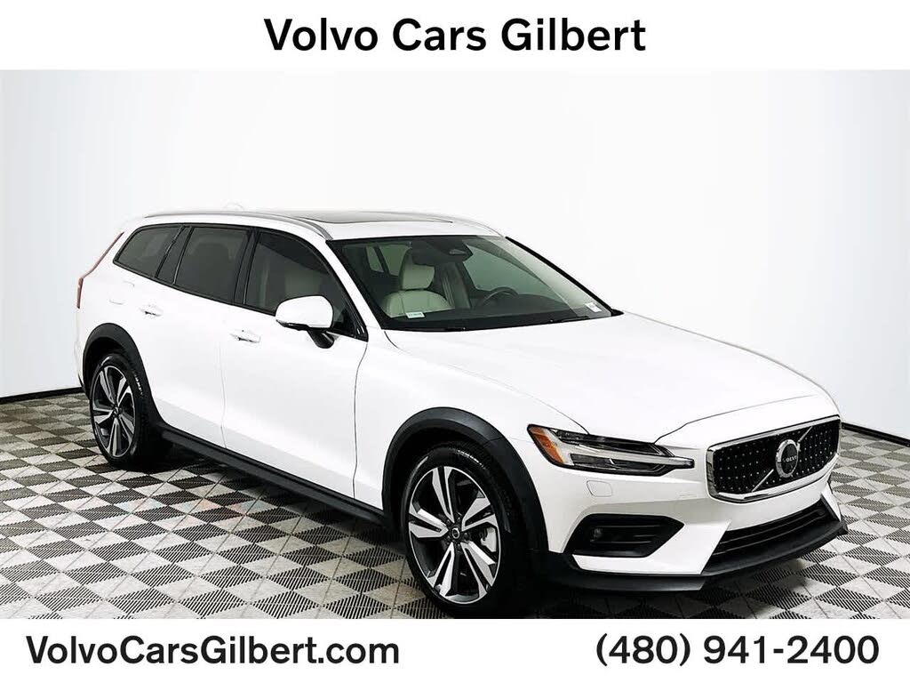 2025 Volvo V60 Cross Country B5 Plus AWD