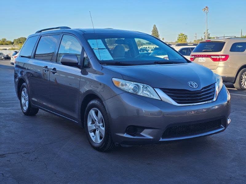 2012 Toyota Sienna LE 7-Passenger