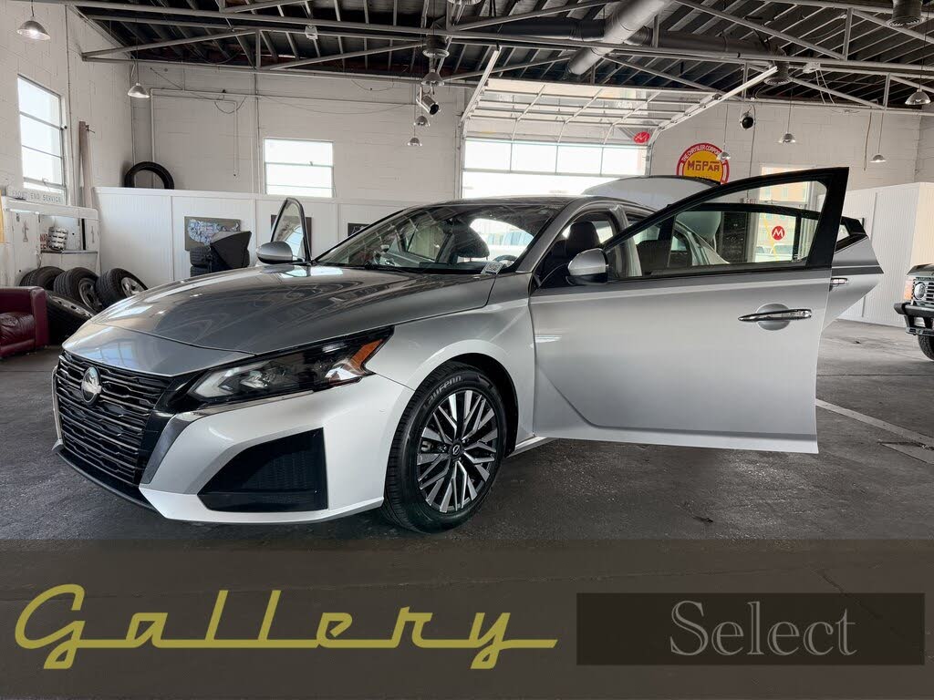 2023 Nissan Altima 2.5 SV FWD