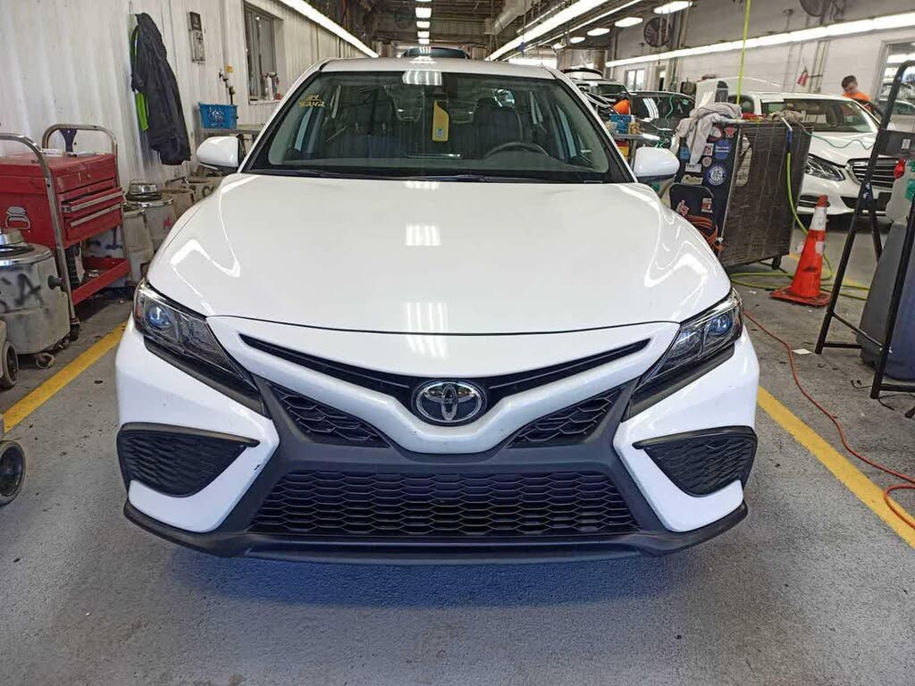 2024 Toyota Camry SE FWD