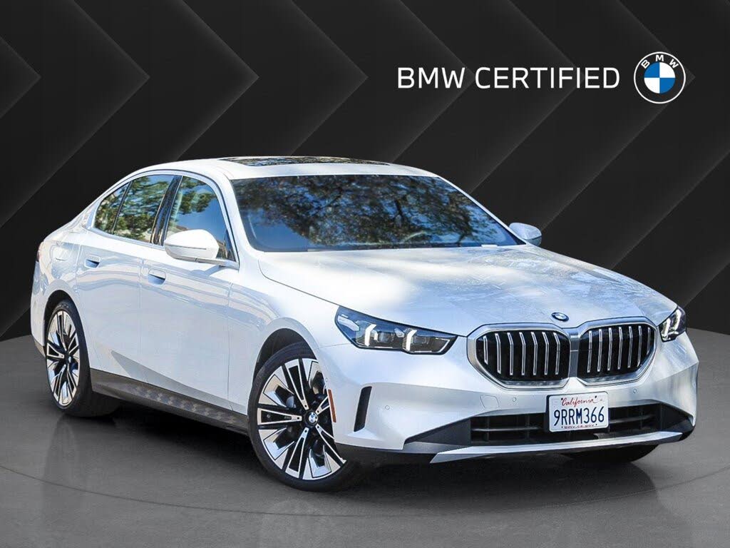 2025 BMW 5 Series 530i RWD