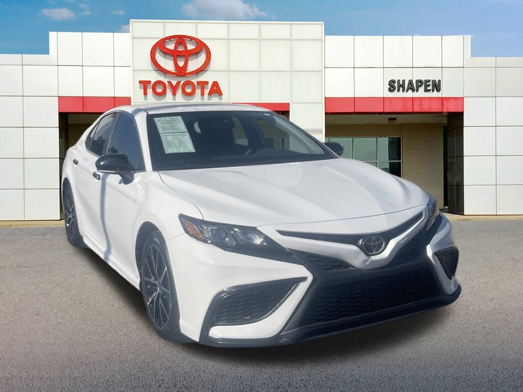 2022 Toyota Camry SE FWD