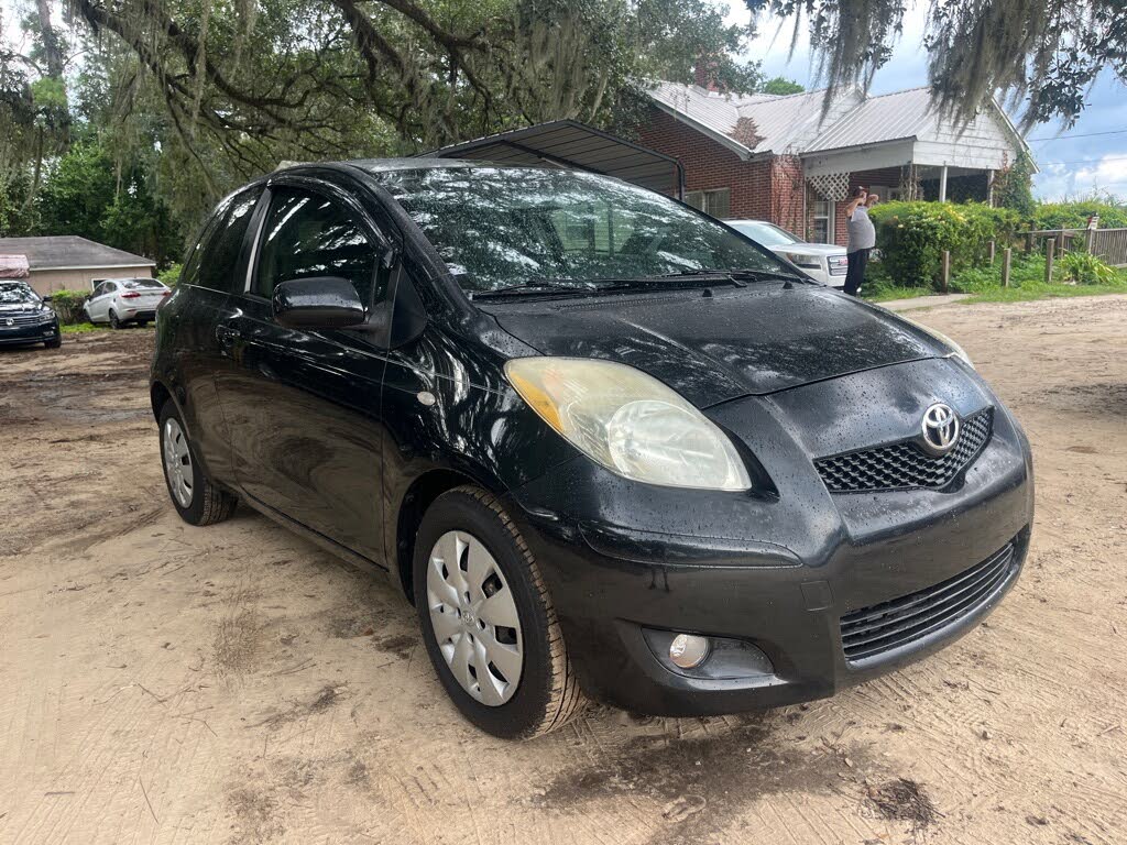 2010 Toyota Yaris 2dr Hatchback