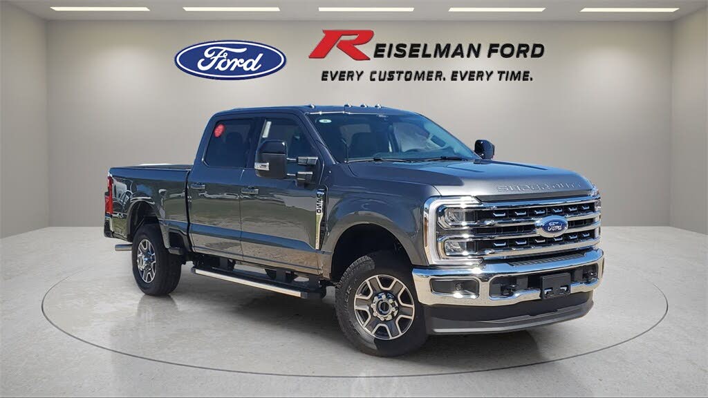 2026 Ford F-250 Super Duty Lariat Crew Cab 4WD