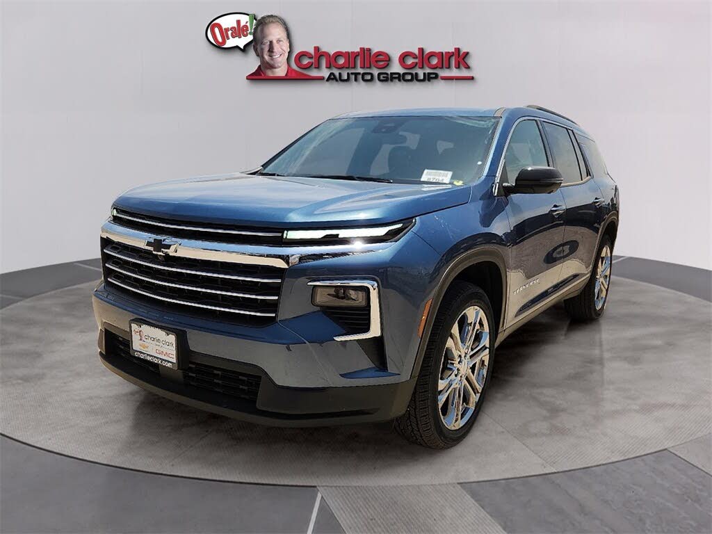 2025 Chevrolet Traverse LT FWD