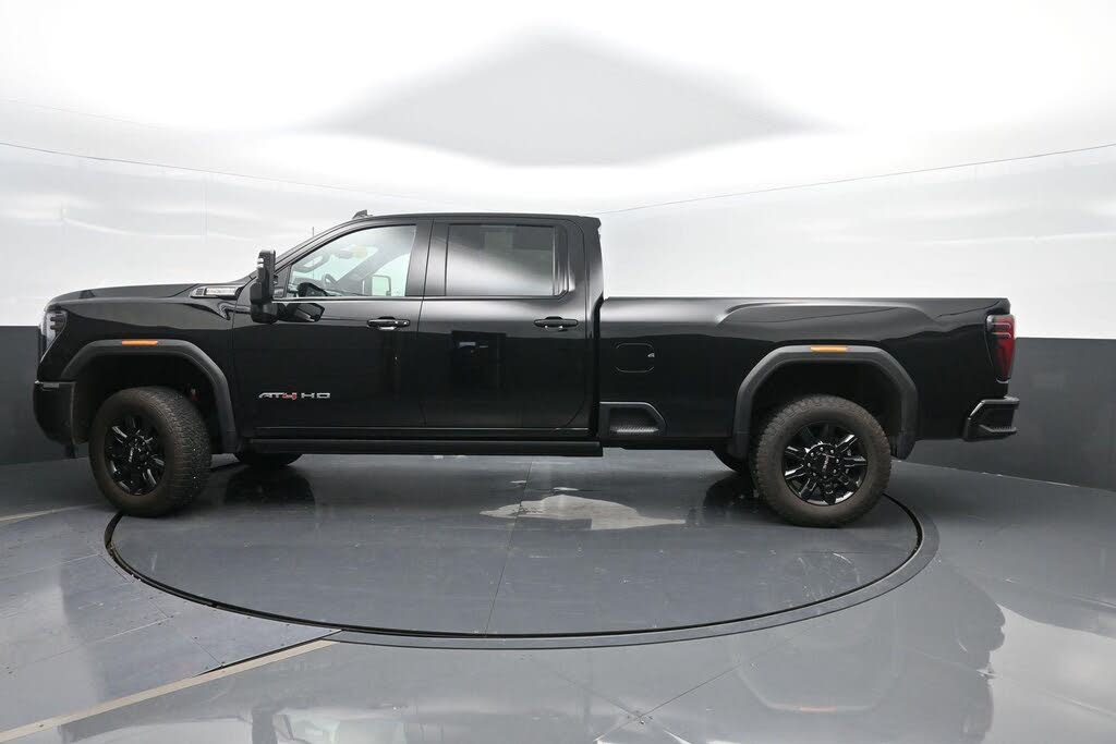 2024 GMC Sierra 3500HD AT4 Crew Cab 4WD