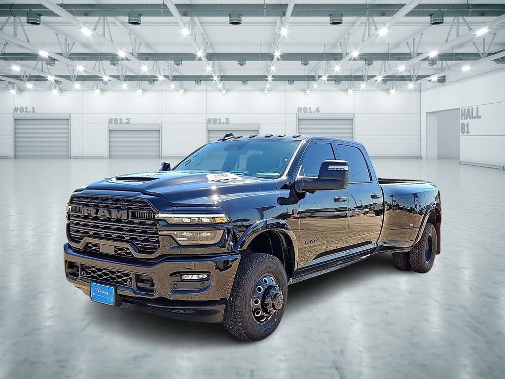 2025 RAM 3500 Limited Crew Cab LB DRW 4WD