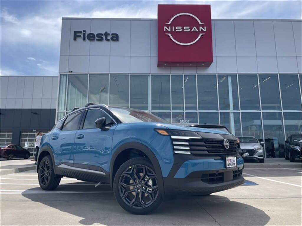 2025 Nissan Kicks SR FWD