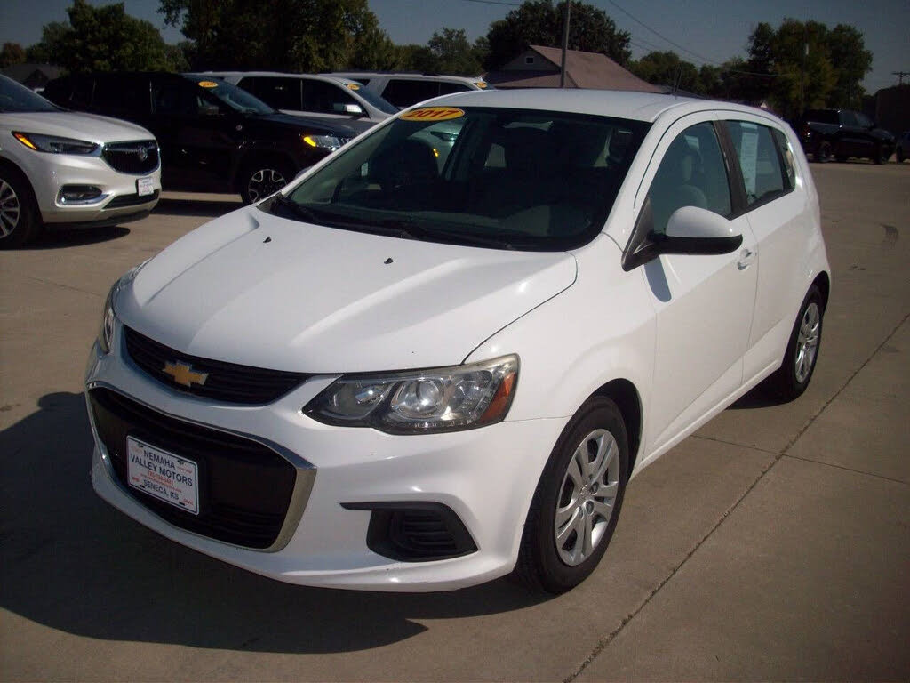 2017 Chevrolet Sonic LT Fleet Hatchback FWD