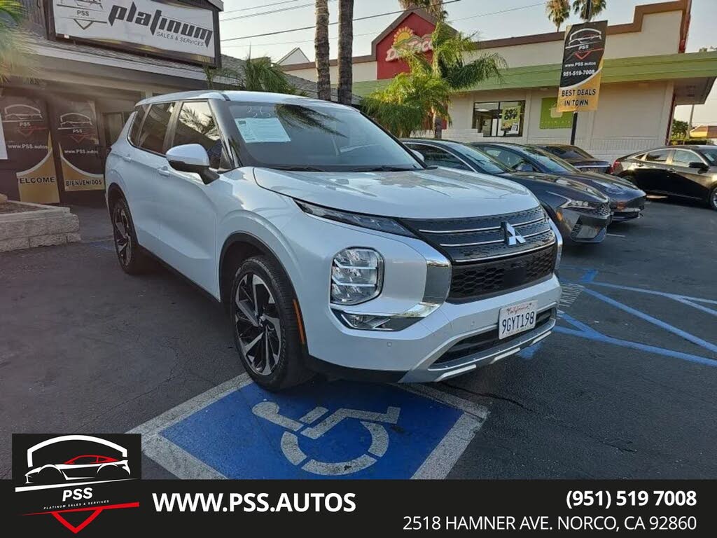 2023 Mitsubishi Outlander SE FWD