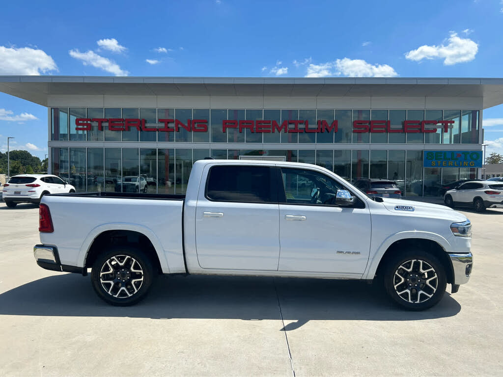 2025 RAM 1500 Laramie Crew Cab 4WD