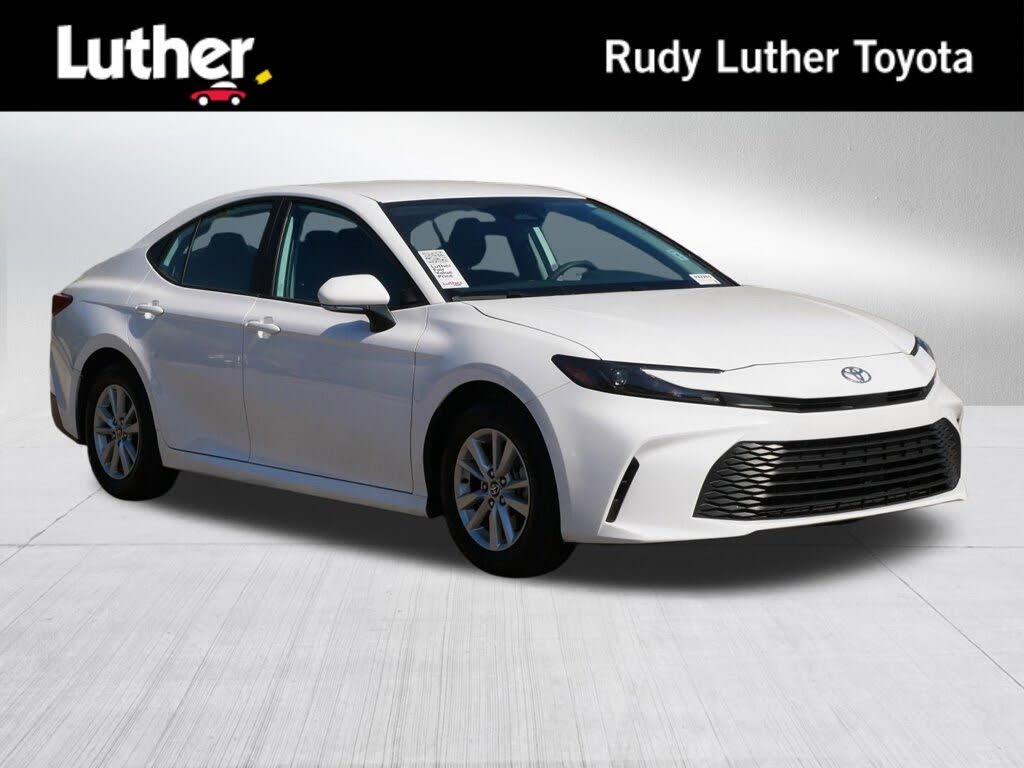 2025 Toyota Camry LE FWD