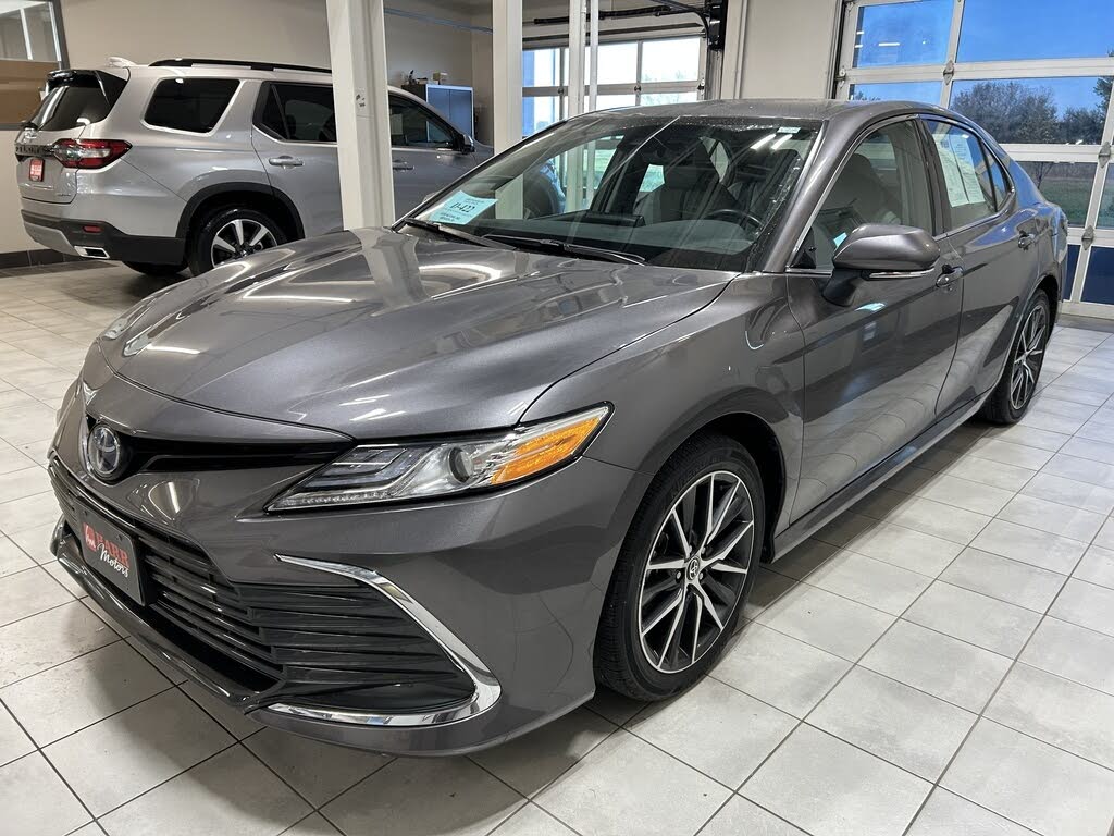 2023 Toyota Camry Hybrid XLE FWD