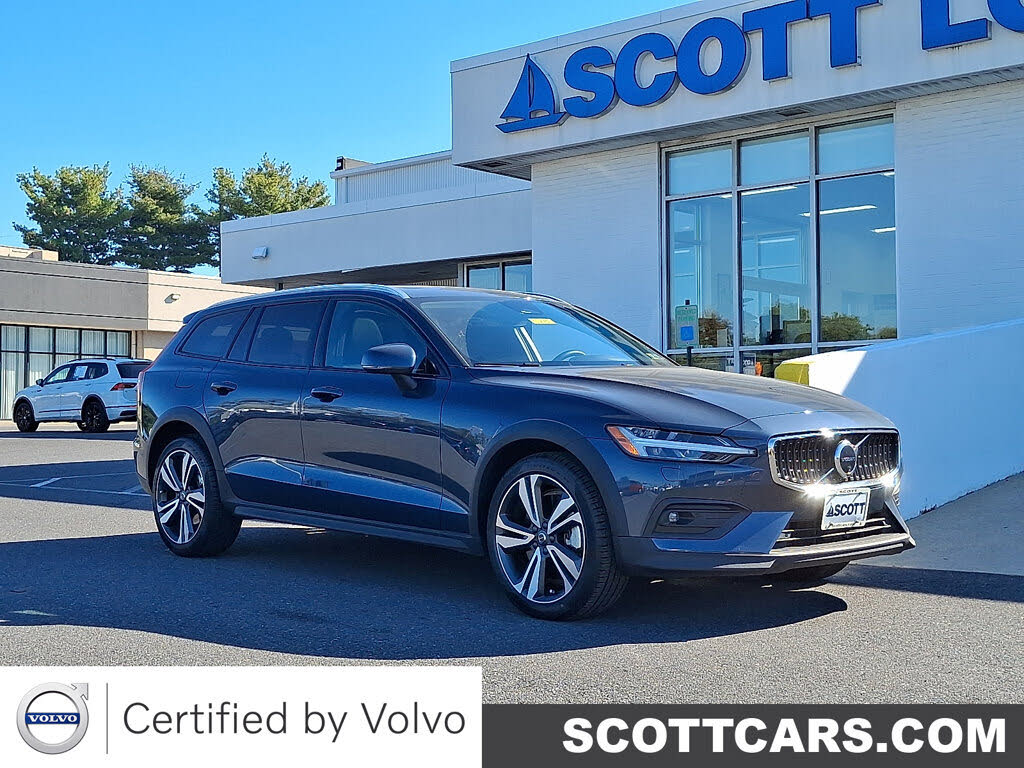 2025 Volvo V60 Cross Country B5 Plus AWD