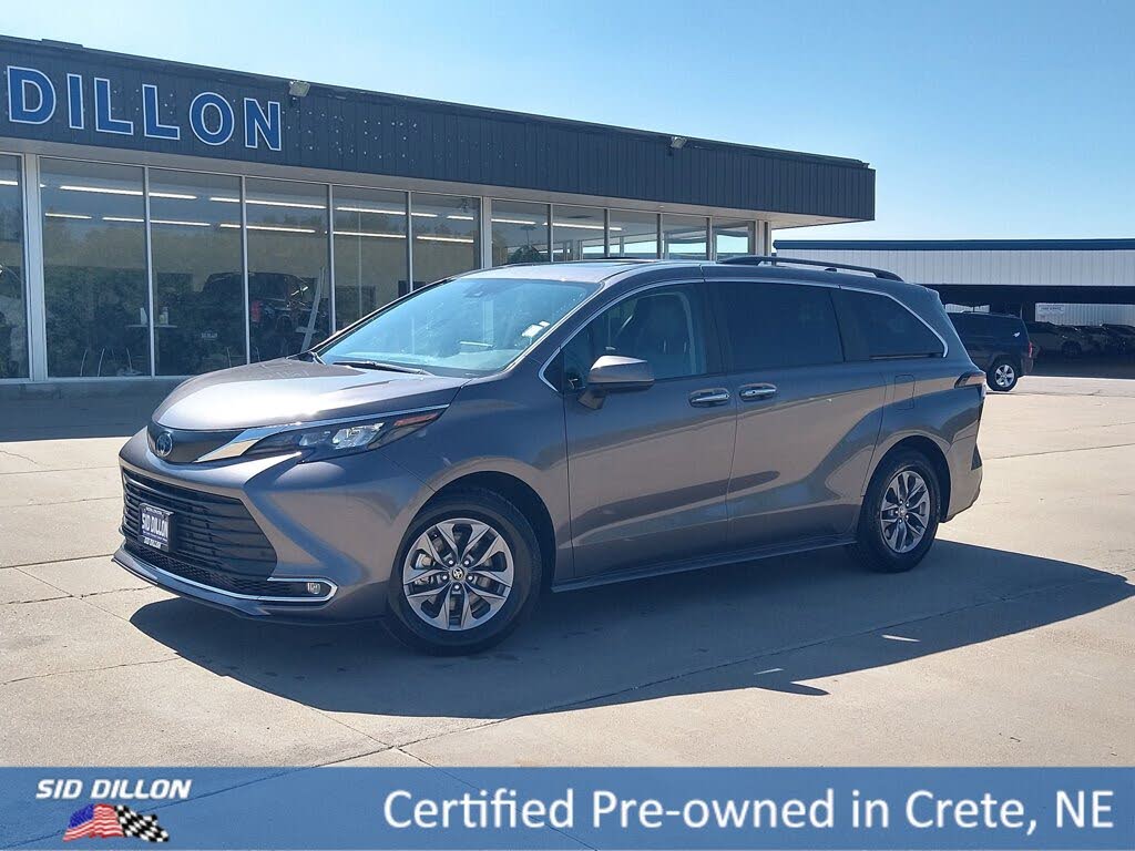 2024 Toyota Sienna XLE 7-Passenger FWD