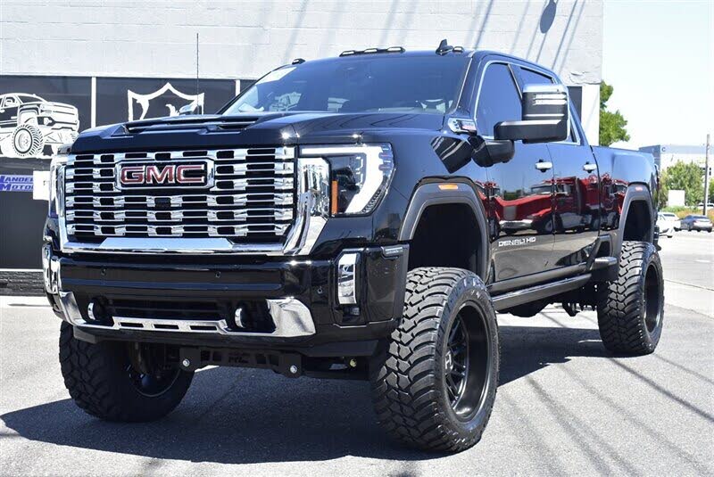 2024 GMC Sierra 3500HD Denali Crew Cab 4WD