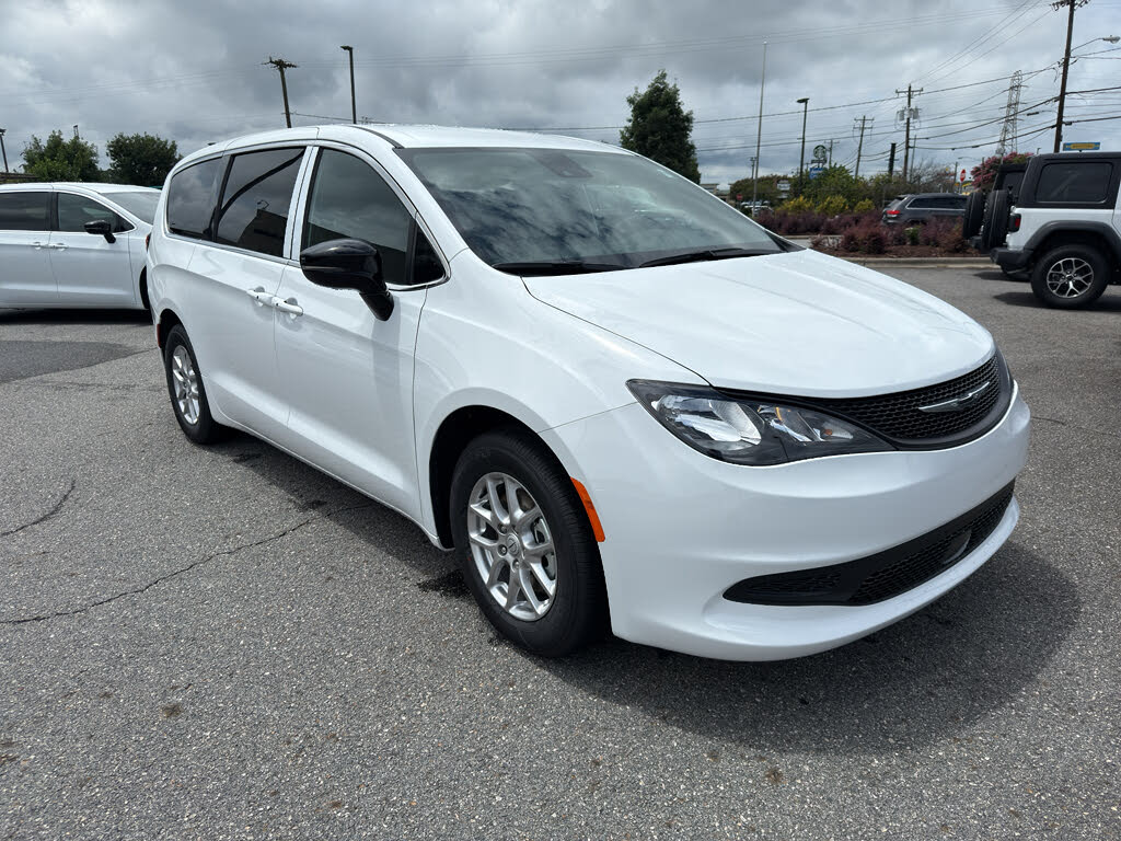 2026 Chrysler Voyager LX FWD