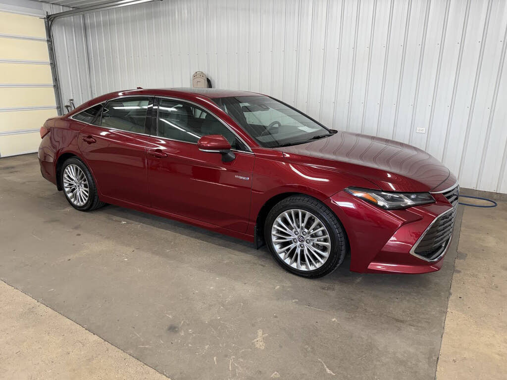 2019 Toyota Avalon Hybrid Limited FWD