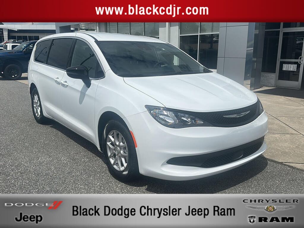 2026 Chrysler Voyager LX FWD