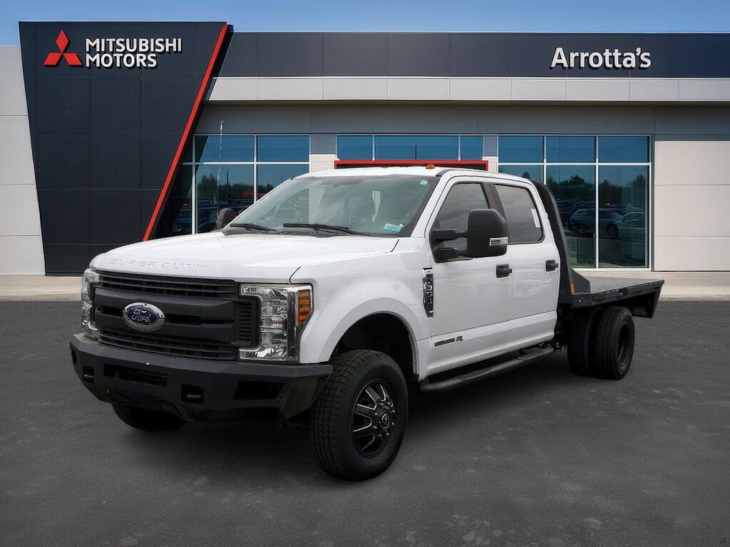 2018 Ford F-350 Super Duty Chassis XL Crew Cab DRW 4WD