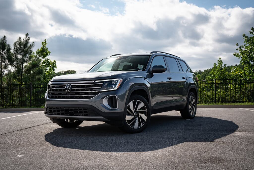2024 Volkswagen Atlas SE FWD with Technology