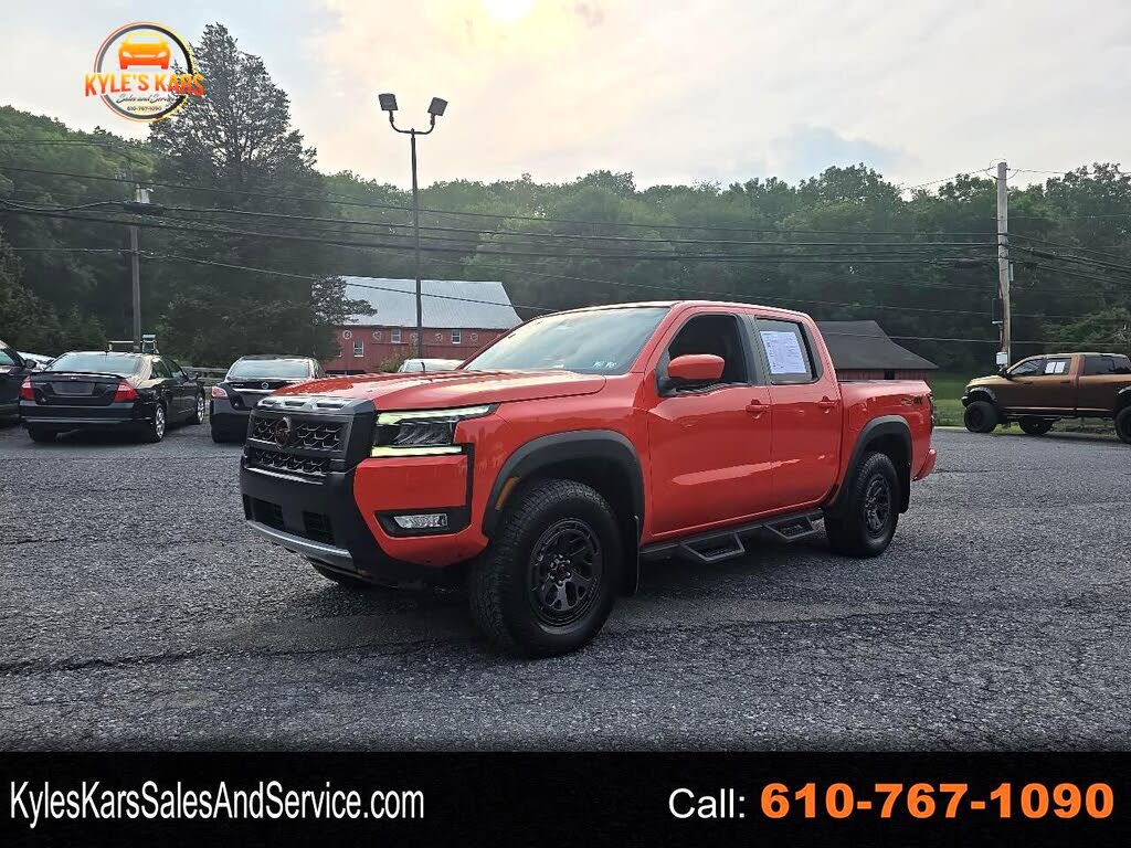 2025 Nissan Frontier PRO-4X Crew Cab 4WD