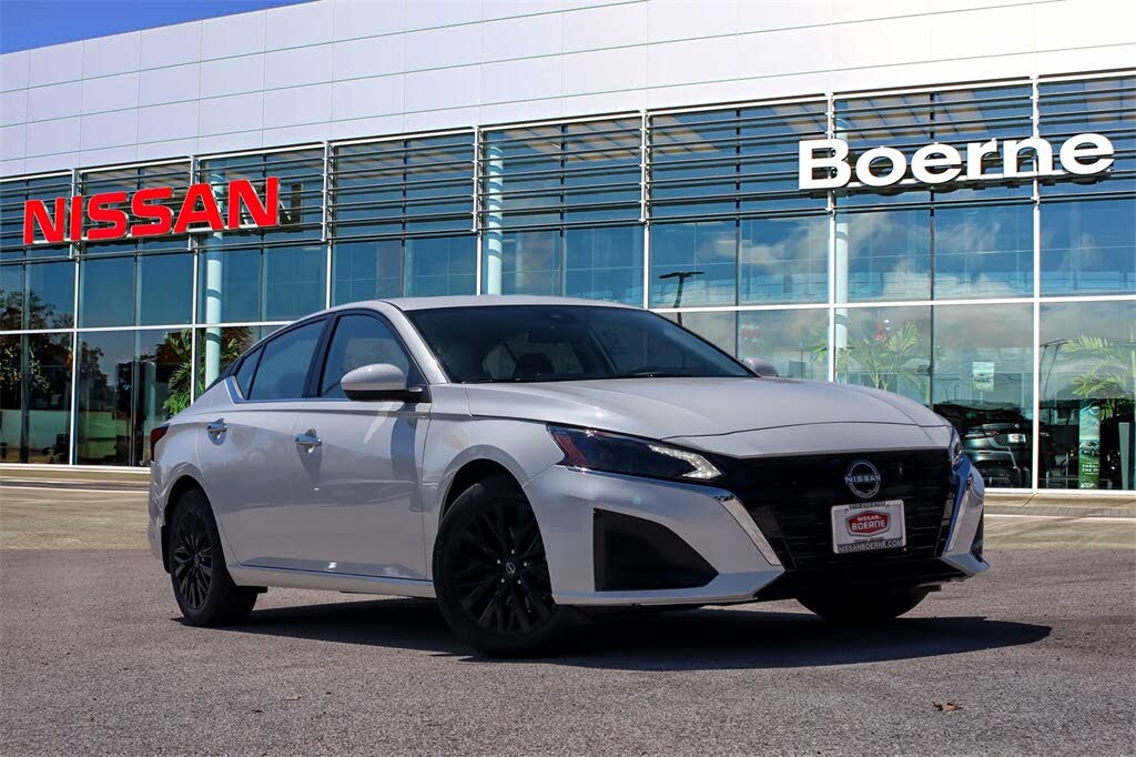 2025 Nissan Altima 2.5 SV FWD